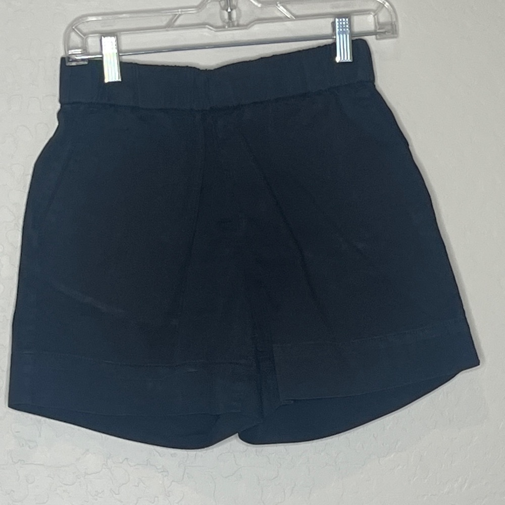 Everlane Women's Black Gartered Waist Casual Shorts size 4